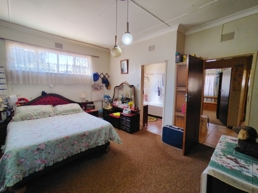 4 Bedroom Property for Sale in Warrenton Northern Cape